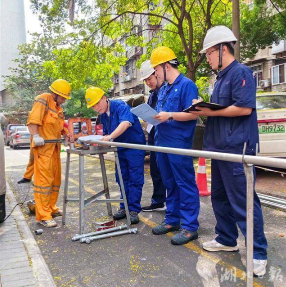 1727574146293054863.jpg 1727574115271.jpg